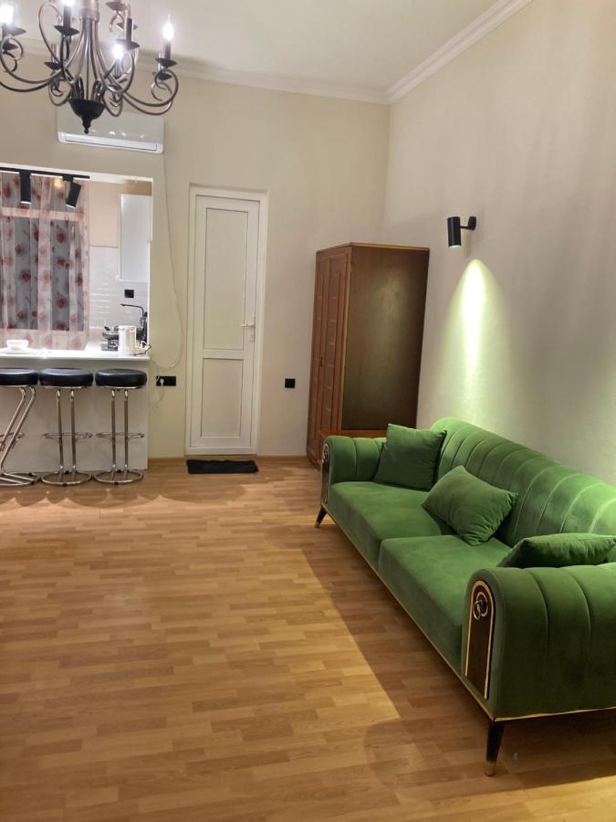Apartment Kostava 10 Batoemi Buitenkant foto